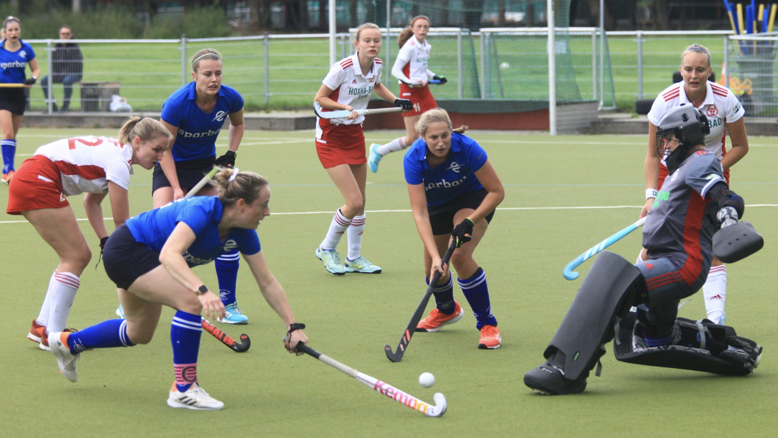 Hockeydamen Getümmel beim Spiel TSC Eintracht Dortmund gegen ETuF Essen